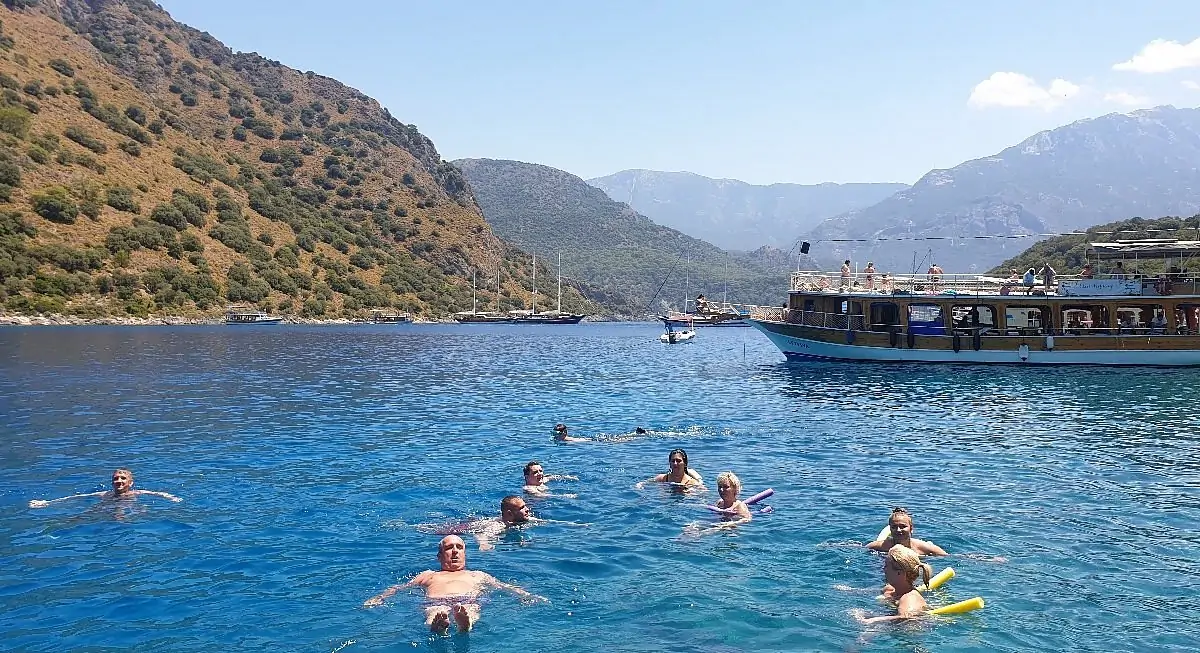 Pioneer Teknesi ile Ölüdeniz Tekne Turu