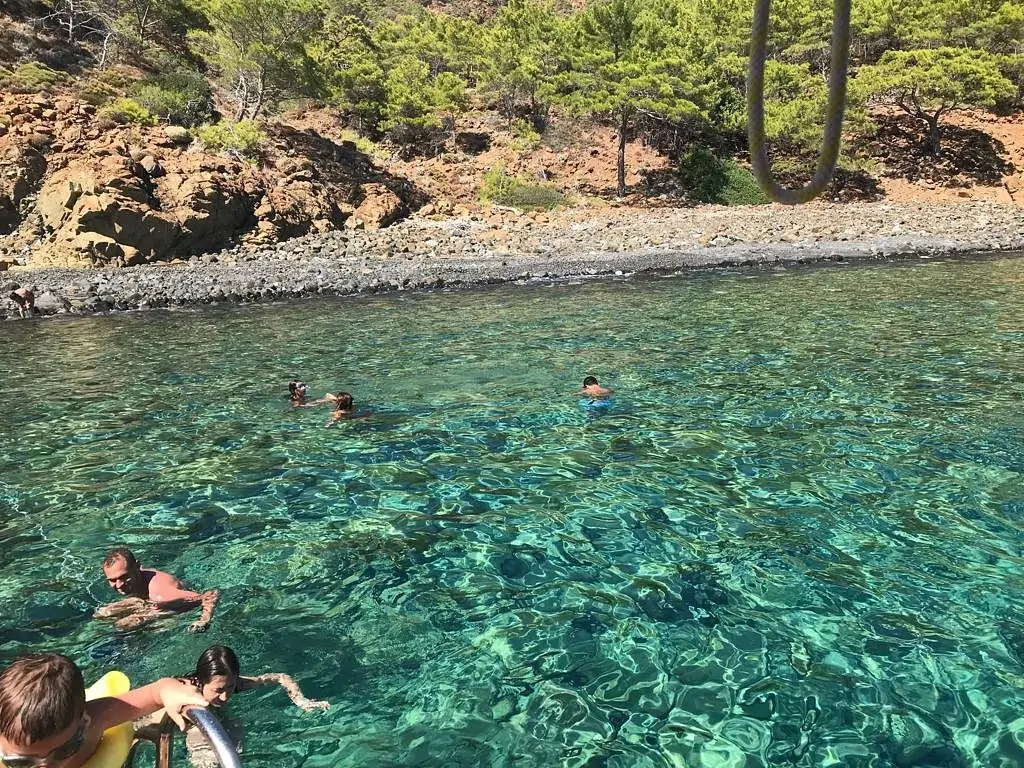 Suluada Poyraz Teknesi: Adrasan Tekne Turu (Transfersiz)