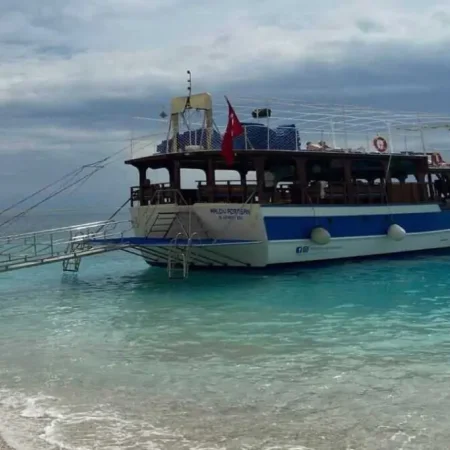 Alanya Çıkışlı Maldiv Adrasan Teknesi ile Suluada Turu