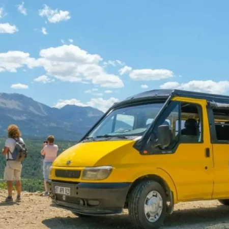 Tazı Kanyonu’nda Macera: Safari ve Rafting Keyfi