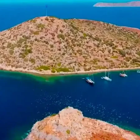 Queens Land ile 12 Adalı Tekne Turu