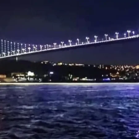 Boğaz’ın Işıkları Altında Alkolsüz Cruise Türk Gecesi