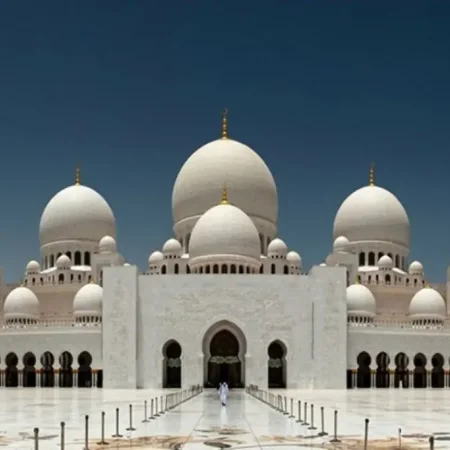 Abu Dhabi’nin Kalbinde Bir Gün: Unutulmaz Bir Tam Gün Keşif Turu