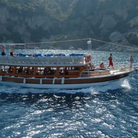 Marmaris'te Unutulmaz Bir Tekne Turu Deneyimi