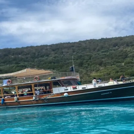 Yağmur Teknesi ile Bodrum Orak Adası Tekne Turu – Ege’nin Mavisine Yolculuk