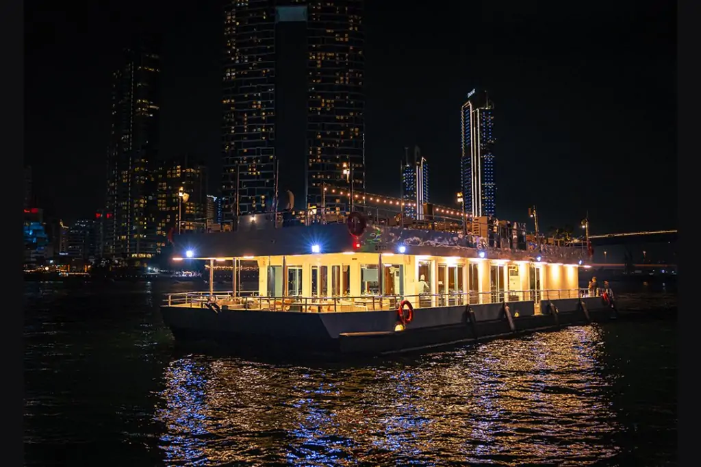 Alexandra Sea Lounge