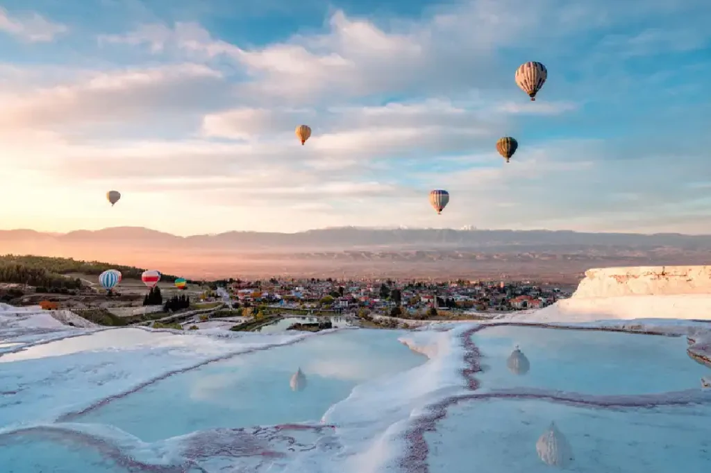 Antalya'da Pamukkale Turu: Travertenleri ve Hieropolis Antik Kentini Keşfet