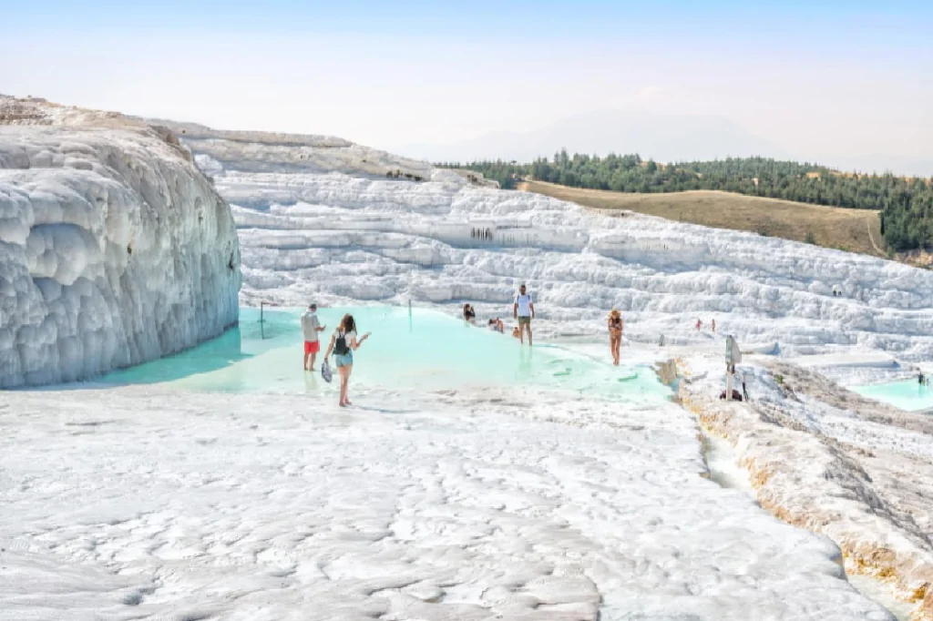 Antalya'da Pamukkale Turu: Travertenleri ve Hieropolis Antik Kentini Keşfet