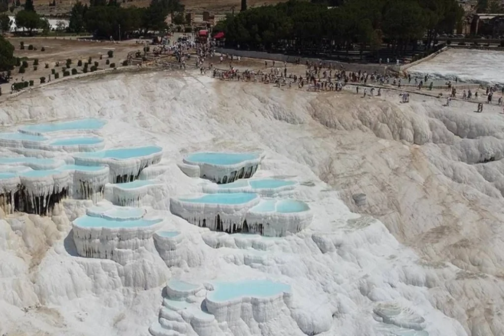 Antalya'da Pamukkale Turu: Travertenleri ve Hieropolis Antik Kentini Keşfet