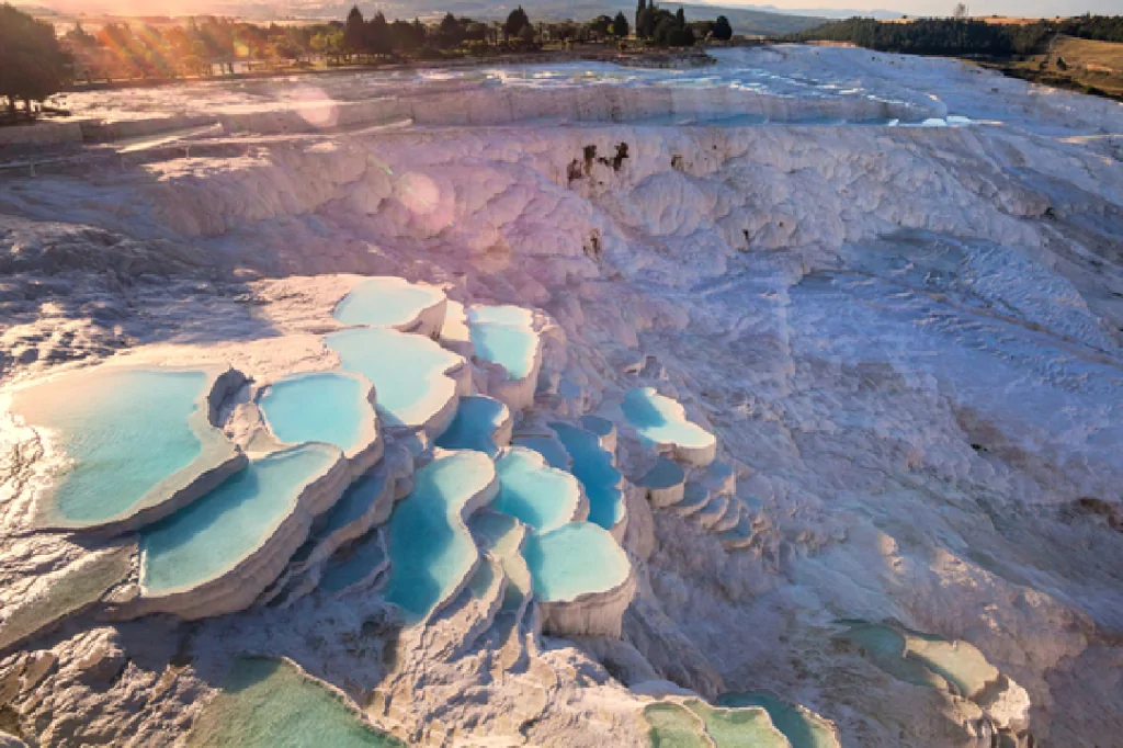 Antalya'da Pamukkale Turu: Travertenleri ve Hieropolis Antik Kentini Keşfet