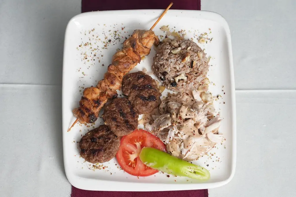 İstanbul Boğazı'nda Akşam Yemekli Tekne Turu (Transfersiz)