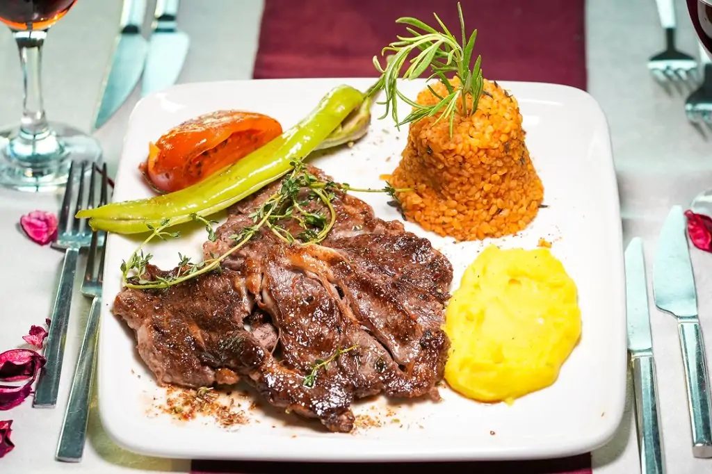 İstanbul Boğazı'nda Akşam Yemekli Tekne Turu (Transferli)